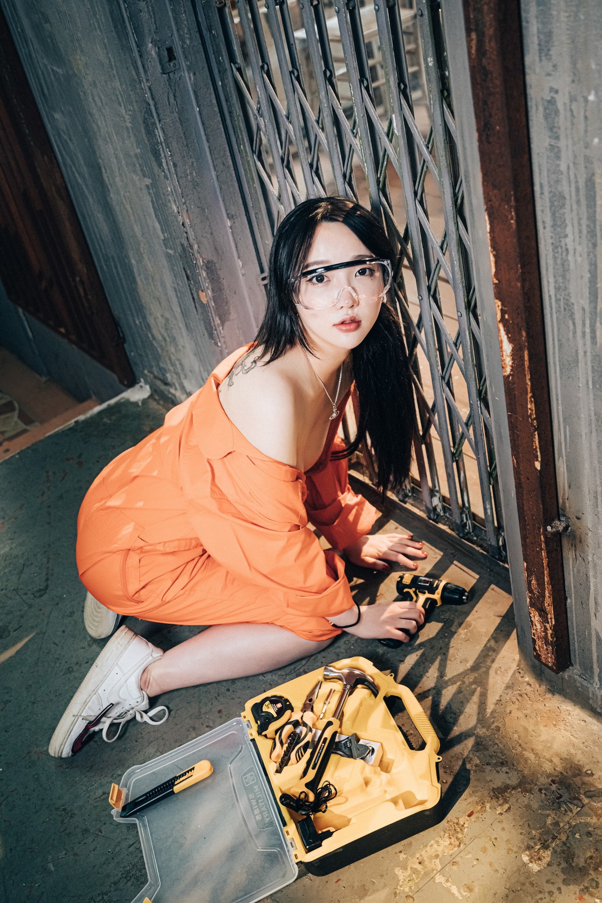 Son-Yeeun-손예은-Loozy-Where-Are-My-Tools-Full-ver-Set01-12-10