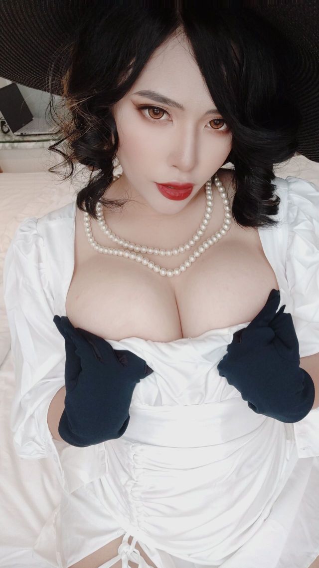 Neppuネップ-Lady-Dimitrescu-38P922MB-12-22