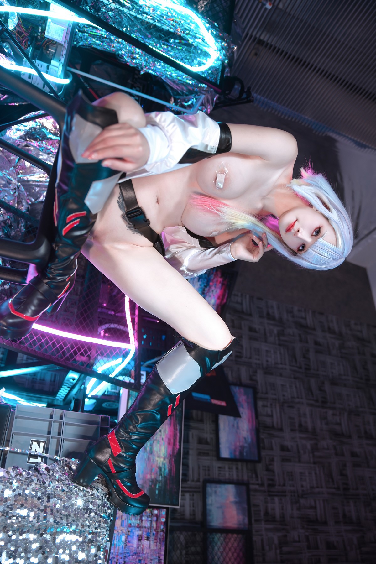 Cosplay-鹿八岁-赛博朋克边缘行者-露西-02-23