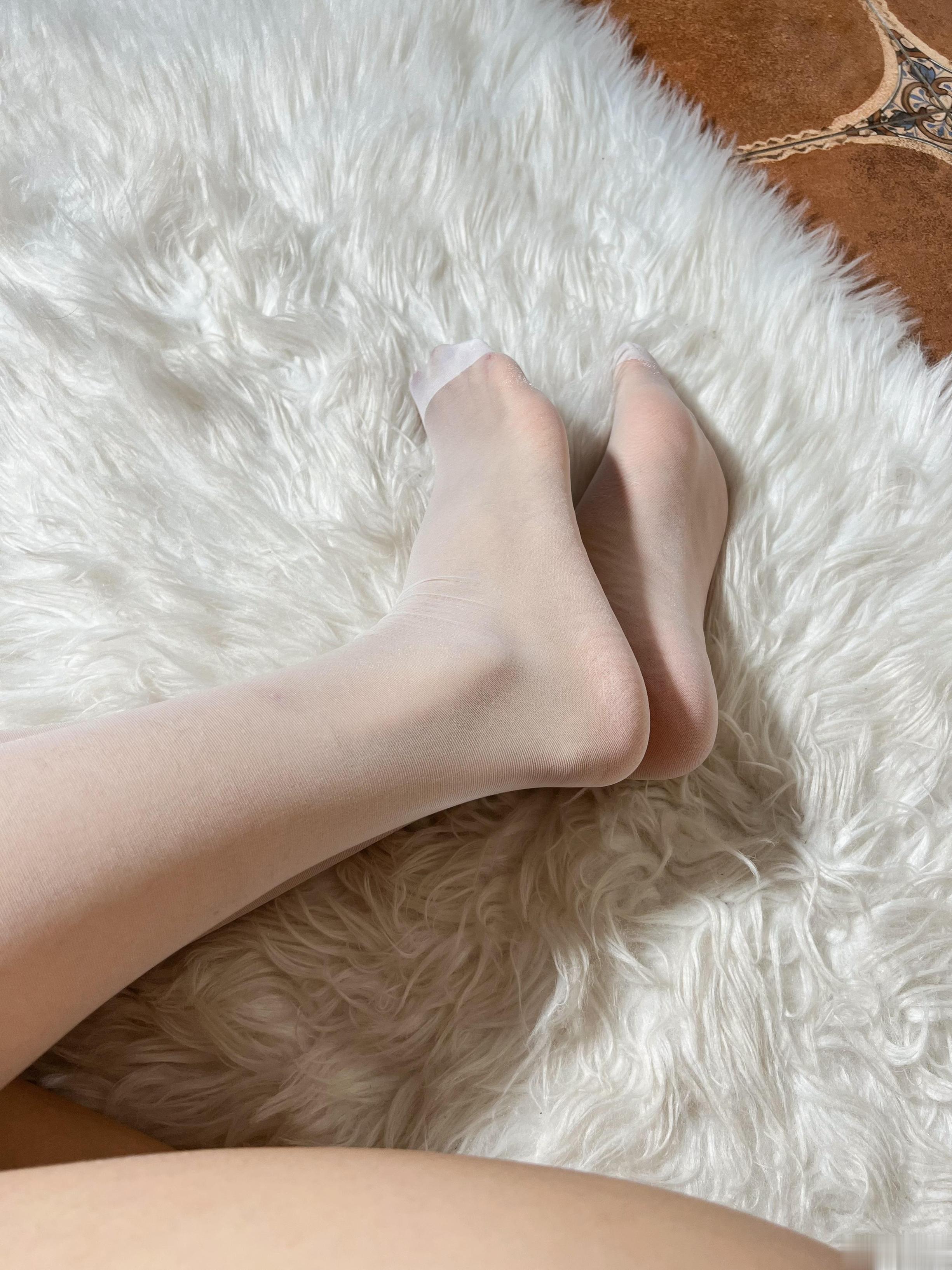 034纪念小小v5--微密圈系列-在逃公主-25P31MB-08-29