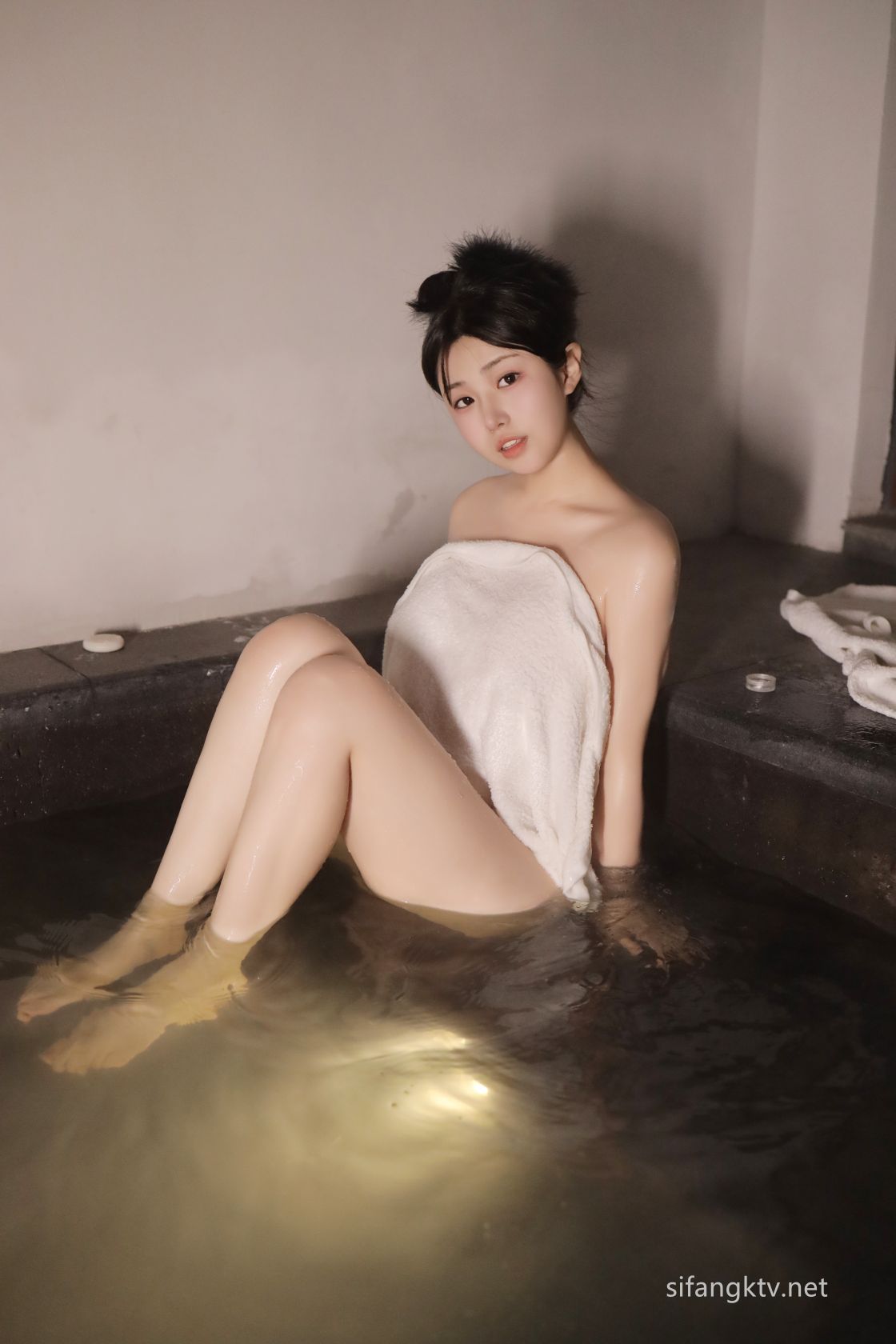 秀人模特-陈小花-新人首套极品大奶一览无余-02-27