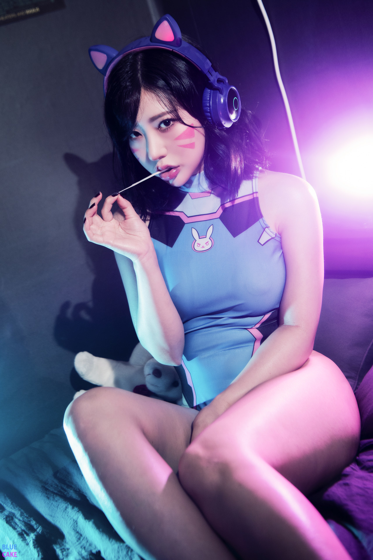 Luci-루시-BLUECAKE-Hello-I-am-DVa-Kim-04-02