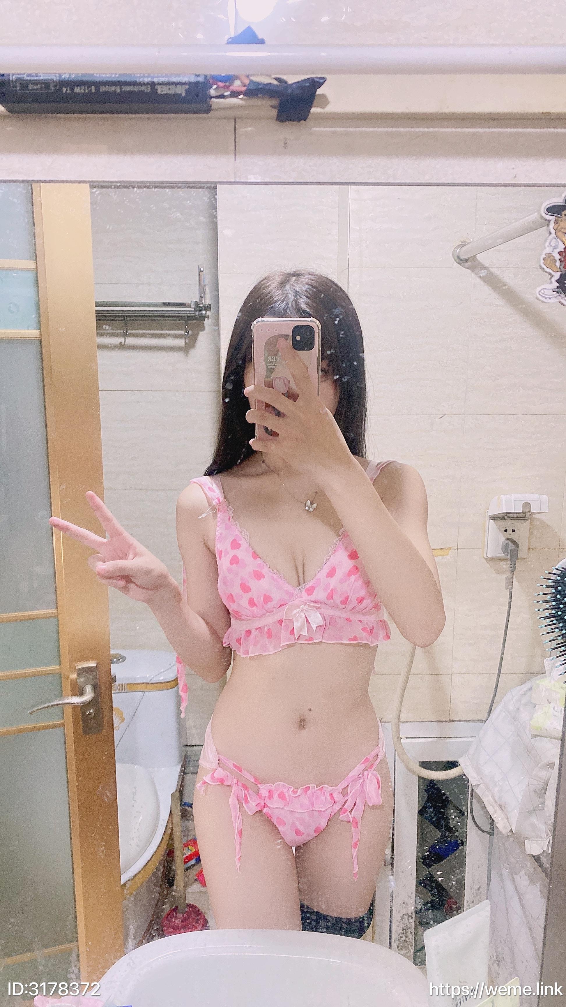 小萌子--NO010-字母黑丝-33P68MB-08-17