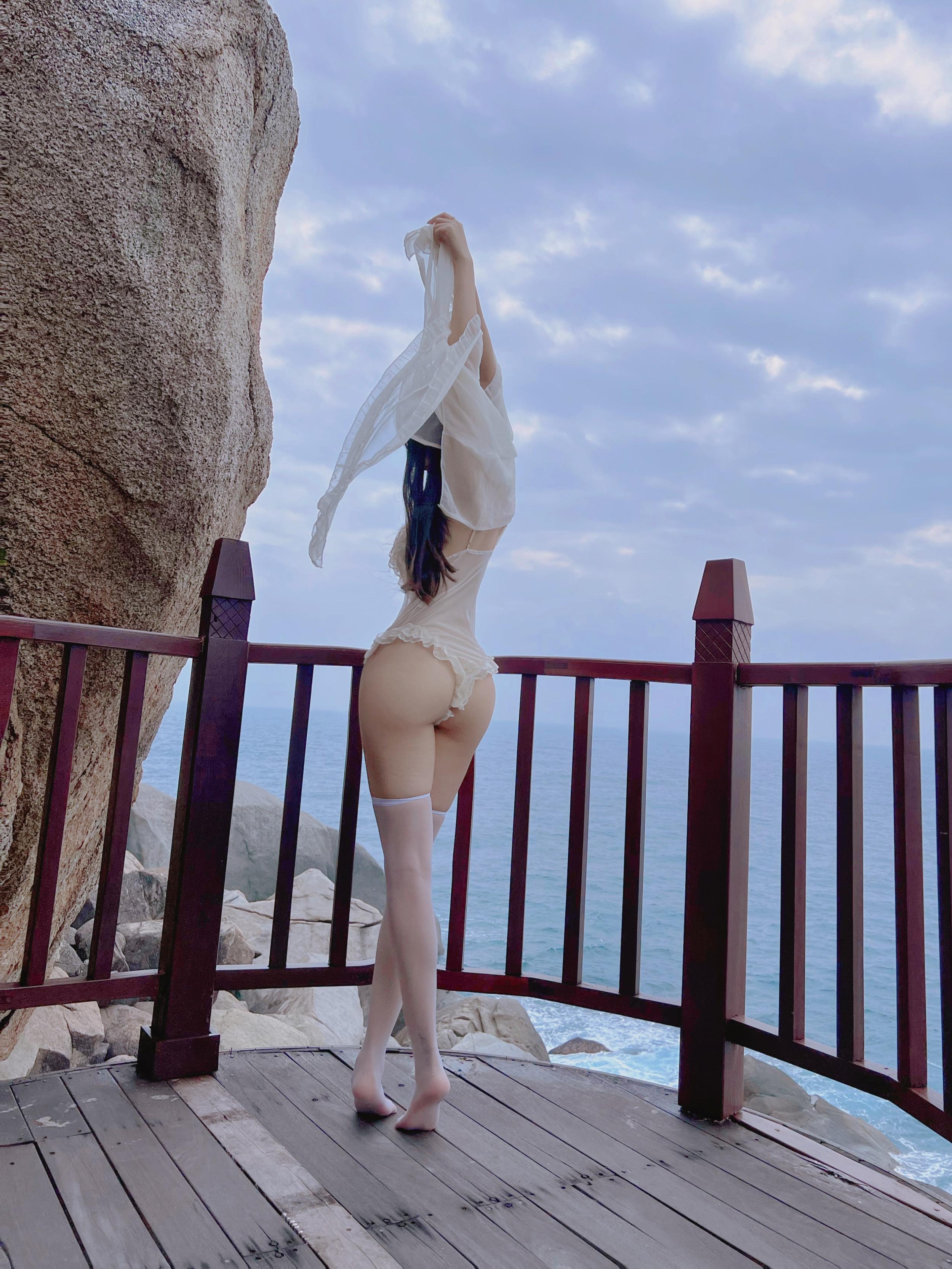 036纪念小小v5--微密圈系列-天空不作美17P83MB-08-29