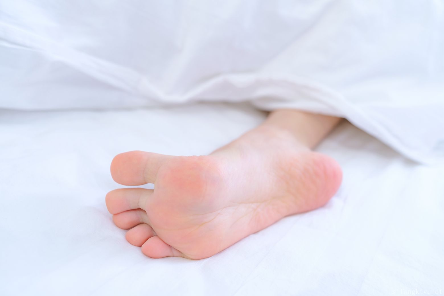 森萝财团-3万私定-清纯嫩妹小七-室内JK裤袜-全裸大尺度-01-05