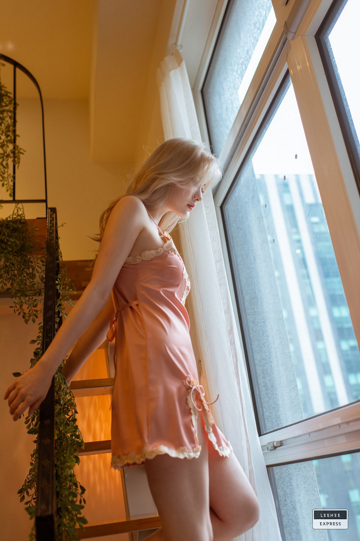 Jeong-Ah-정아-LEEHEE-EXPRESS-LEDG-077-10-12