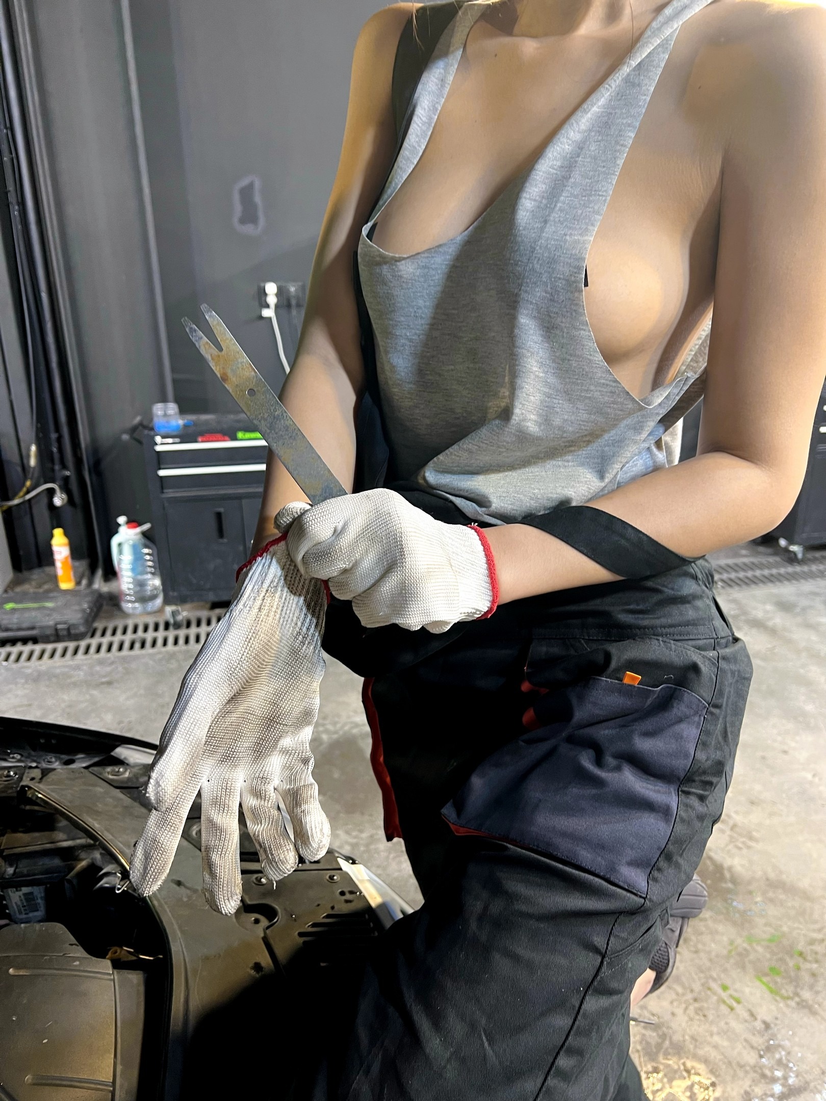 网红女神嫩模-阿朱-品-性感汽修工-08-26