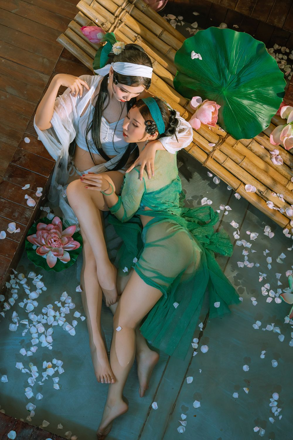 云溪溪-奶桃桃轩萧学姐-朝开2-26P-1V-135GB-04-05