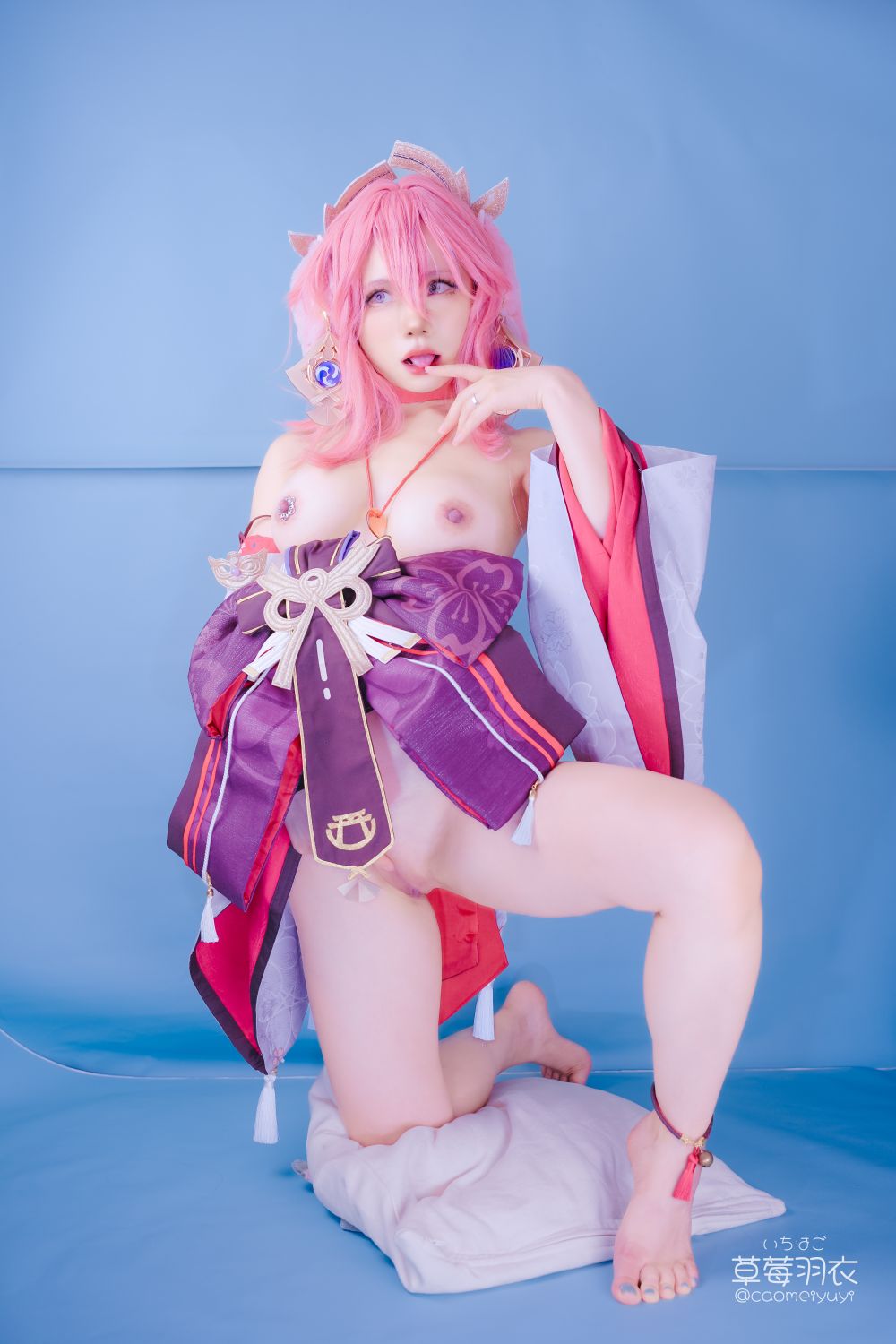 草莓羽衣-caomeiyuyi-cosplay-Yae-Miko---Genshin-Impact-03-15