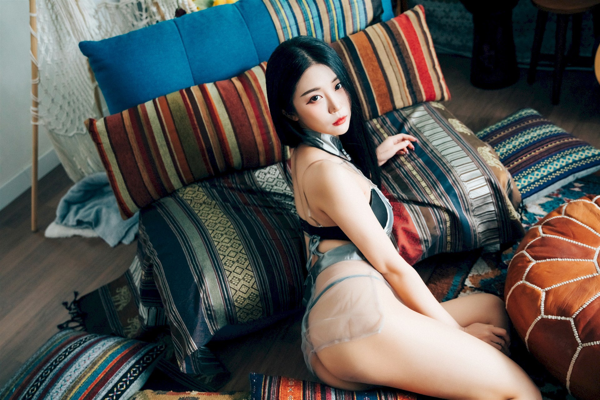 Jeong-Bomi-정보미-LOOZY-Holiday-Set01-09-07