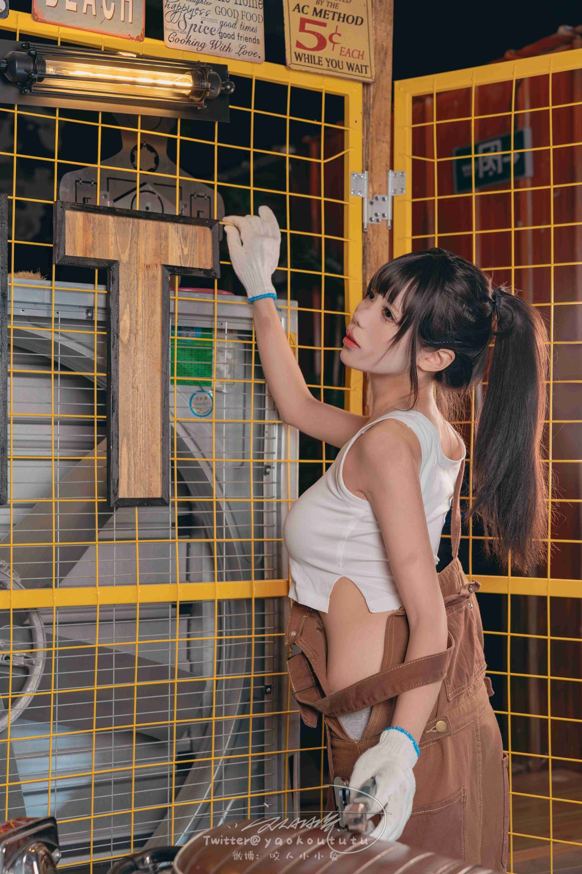 咬人小小兔-1月作品机车修理工-Shake-it-02-28