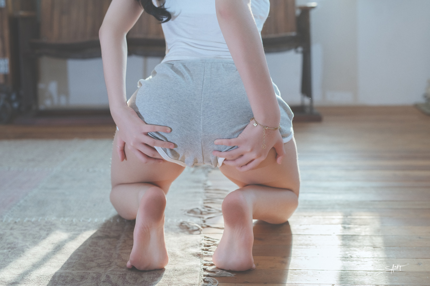 Yuna-유나-SAINT-Photolife-Love-On-Top-Set02-01-29