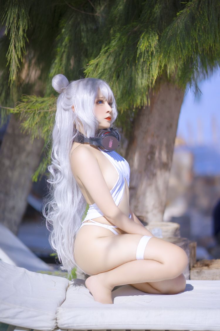 SayoMomo---Azur-Lane-Le-Malin-bikini-02-14