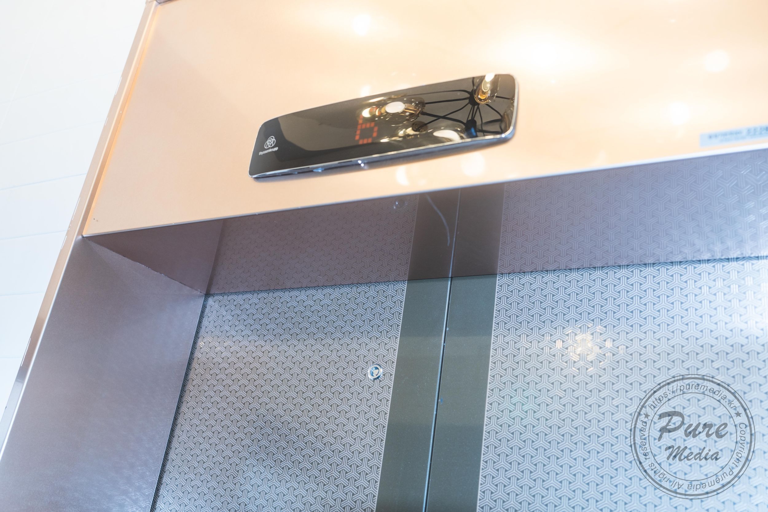 Pure-Media-Vol265-Yeha-예하---Hungry-Bitch-in-The-Stairwell-203P-08-17