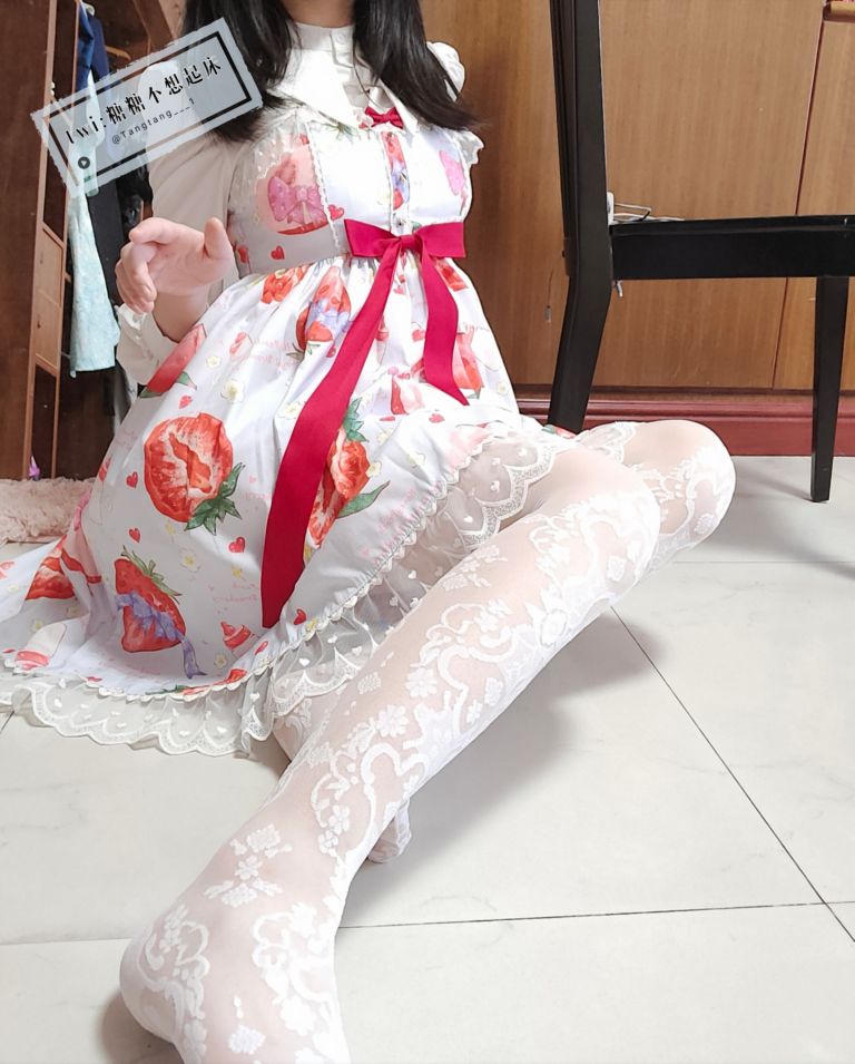 糖糖不想起床---草莓洛丽塔-06-24