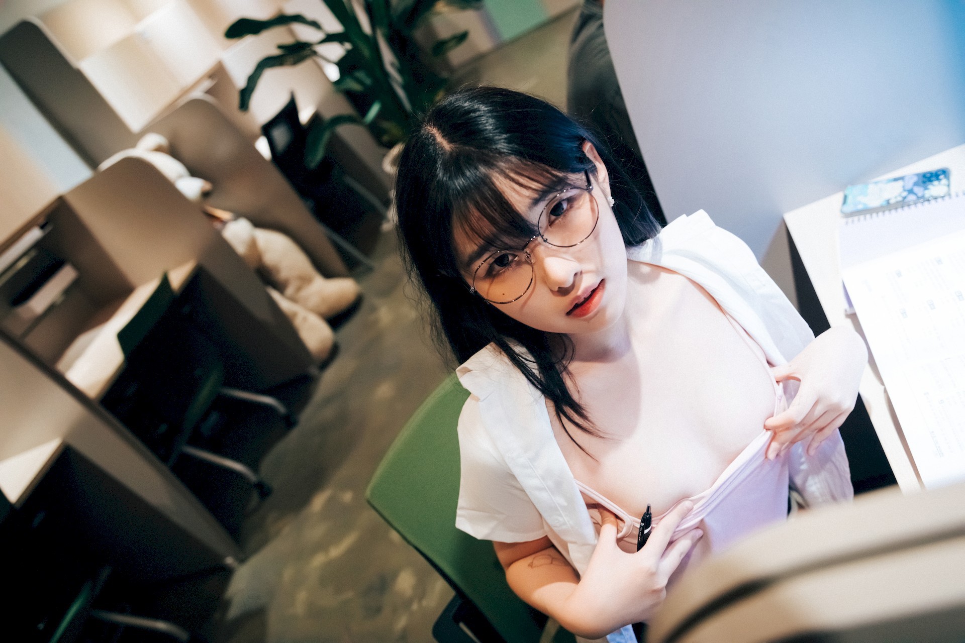 Sonson-손손-Loozy-Reading-Room-Set01-04-15