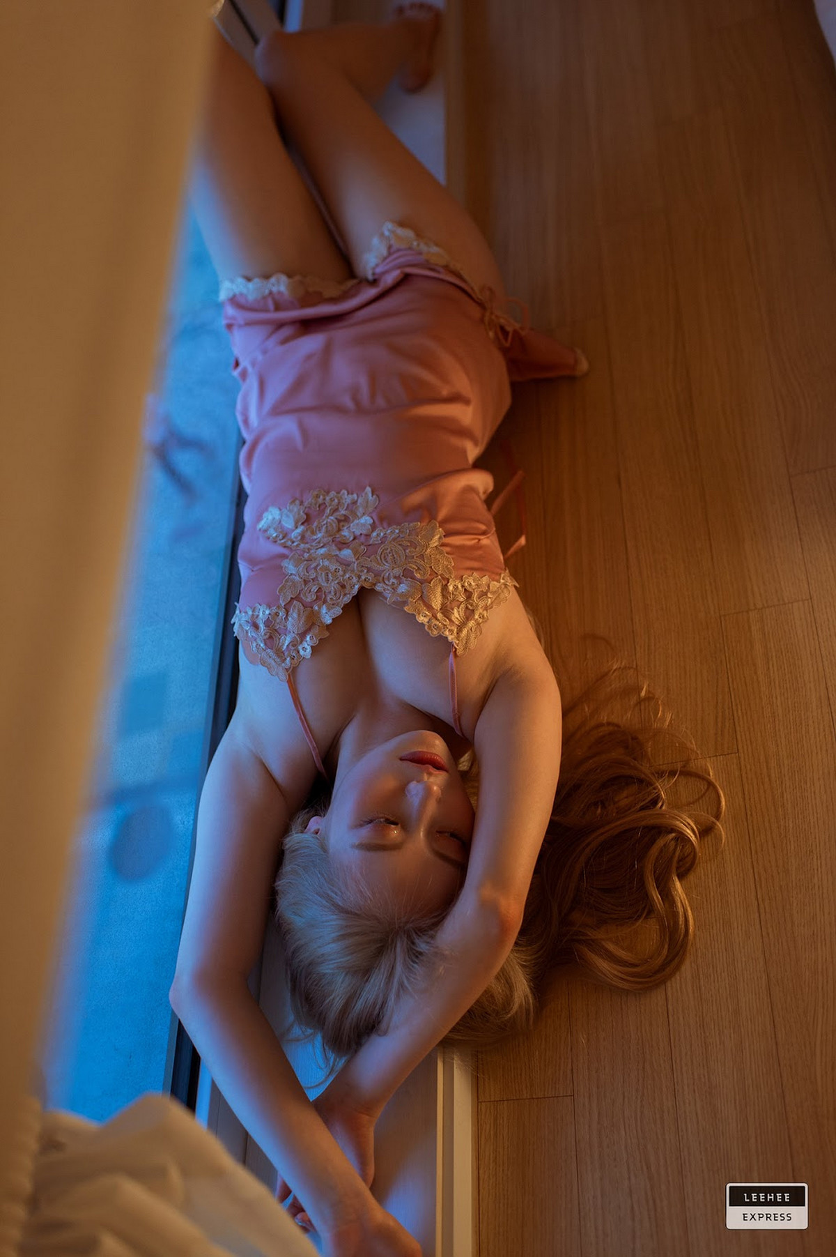 Jeong-Ah-정아-LEEHEE-EXPRESS-LEDG-077-10-12