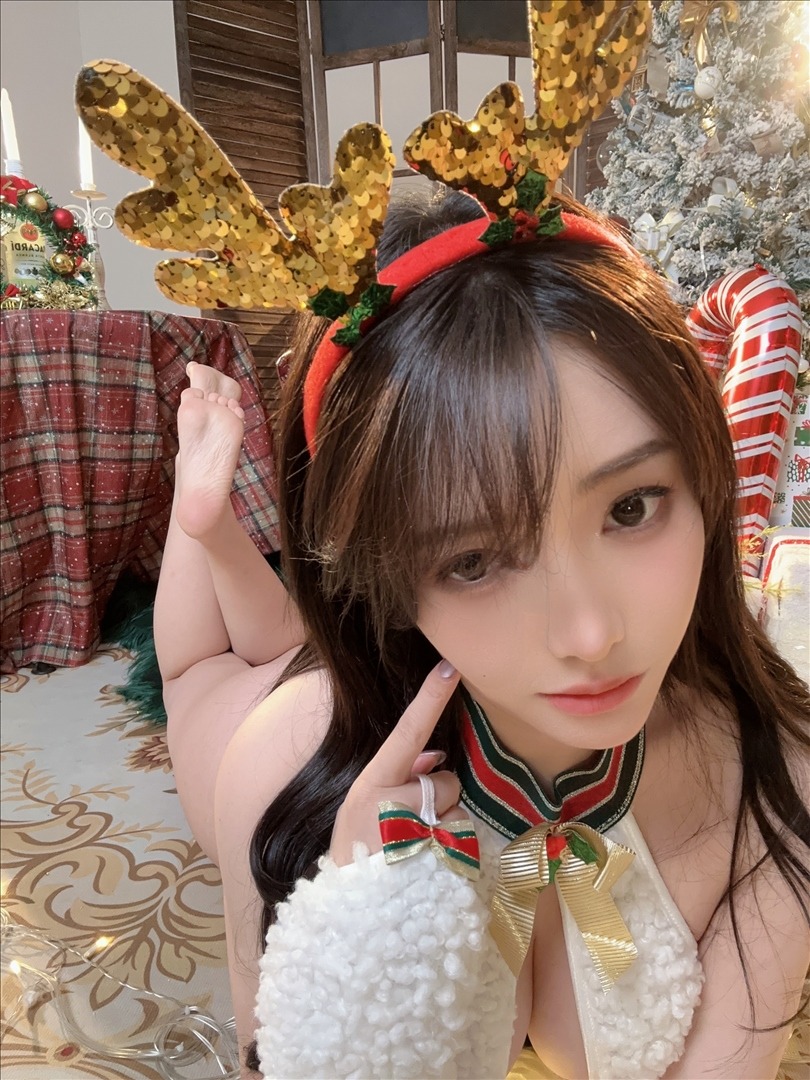 雯妹不讲道理---圣诞特辑-豪华版-159P25V-159P-25V-40775-MB-20240811s-08-14