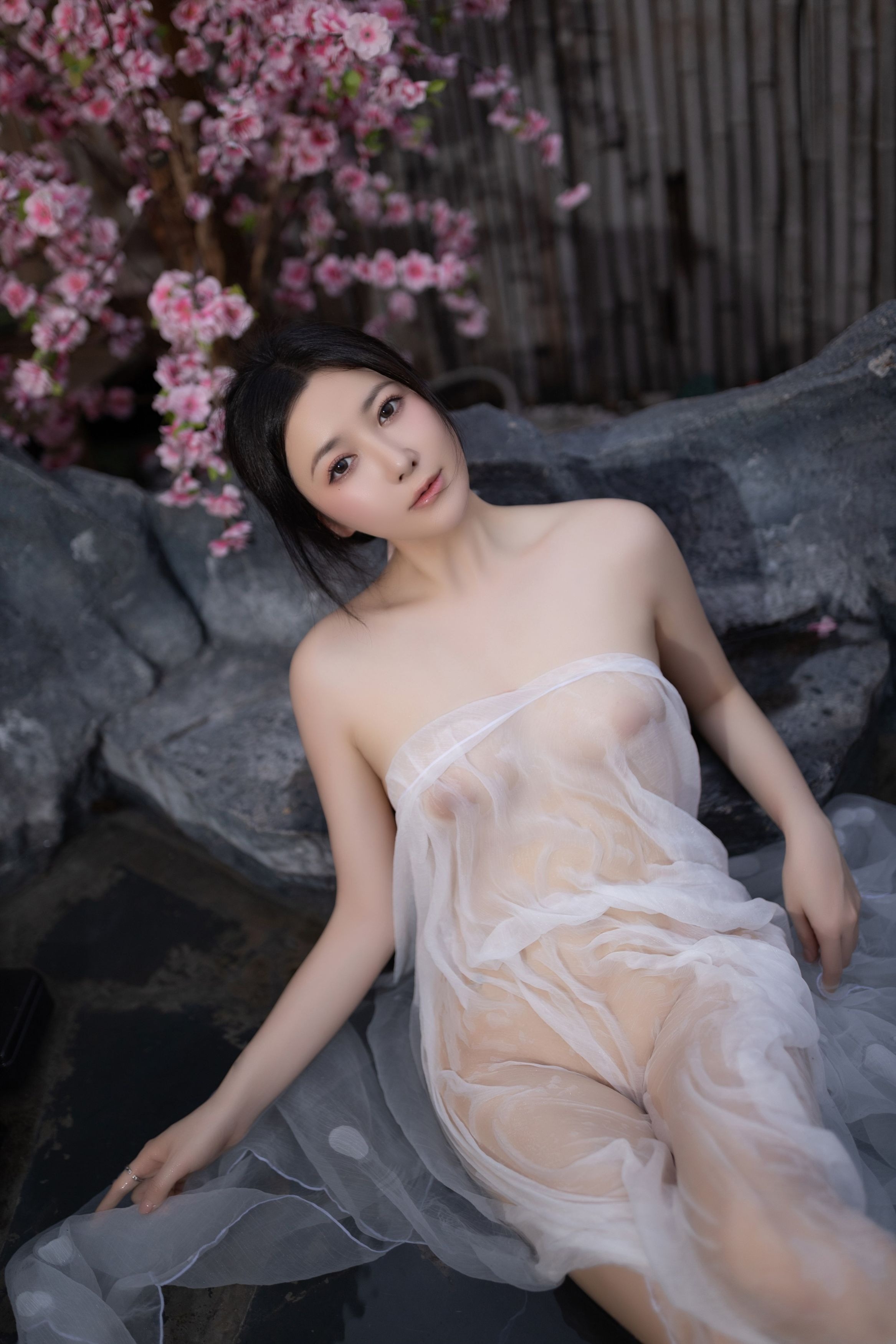 鱼子酱Fish---花想容-120P-08-18