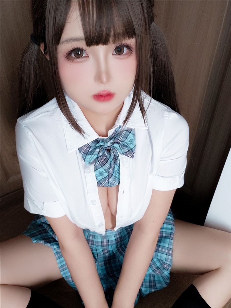 日奈娇---更衣室-195P-195P-215-GB-20240811l-08-14