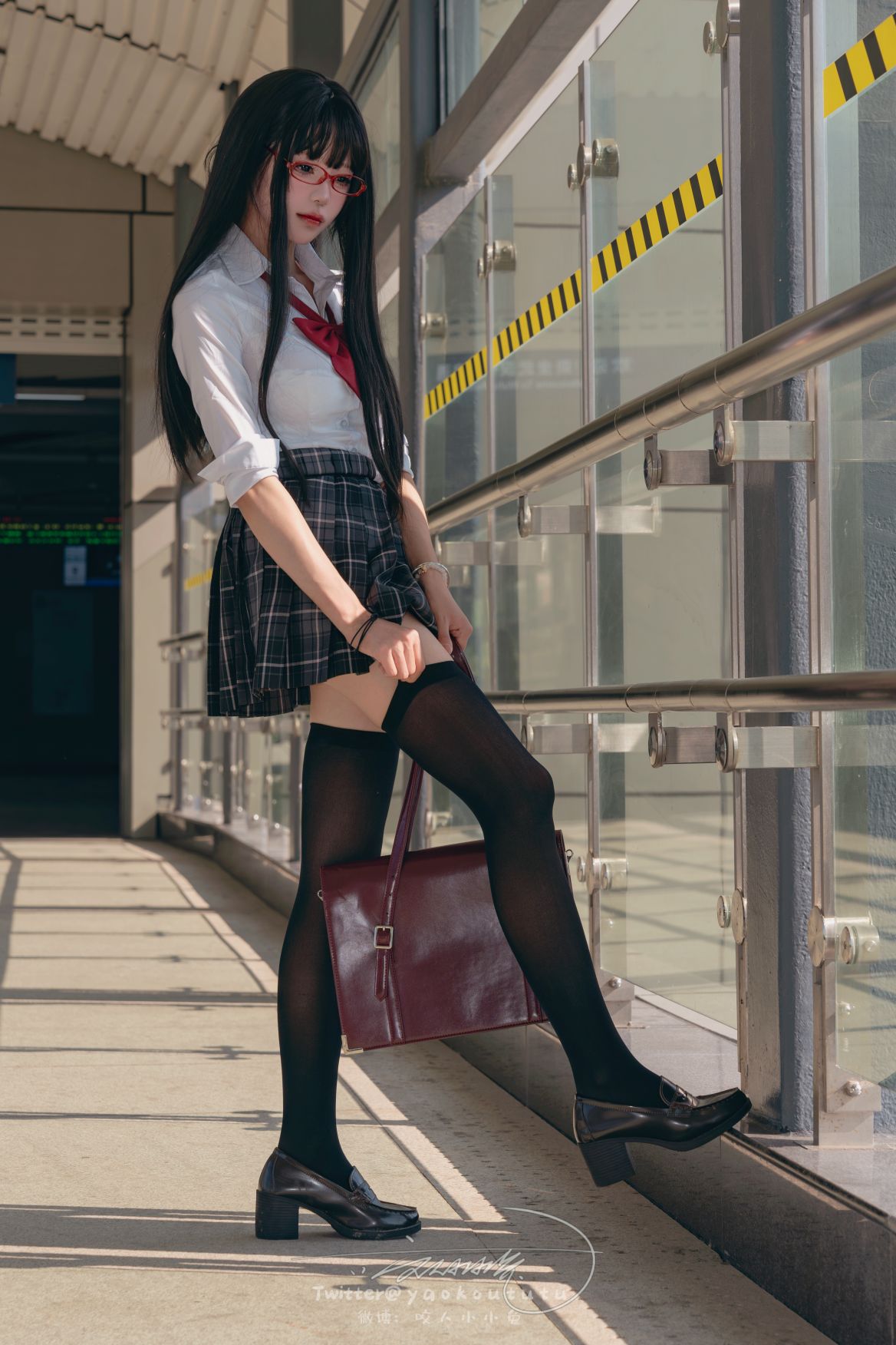 咬一口兔娘-十二月作品电车惊魂71P1V-期待-02-02