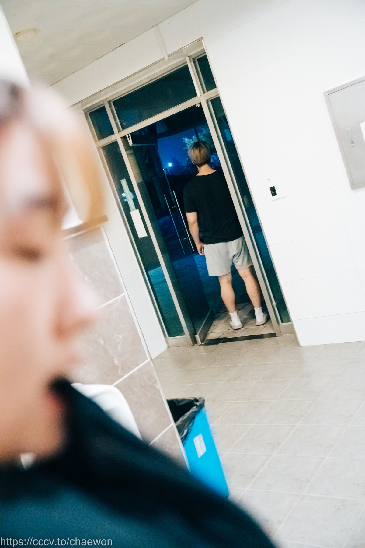 Sonson-손손-Loozy-Public-Toilet-Set02-11-01