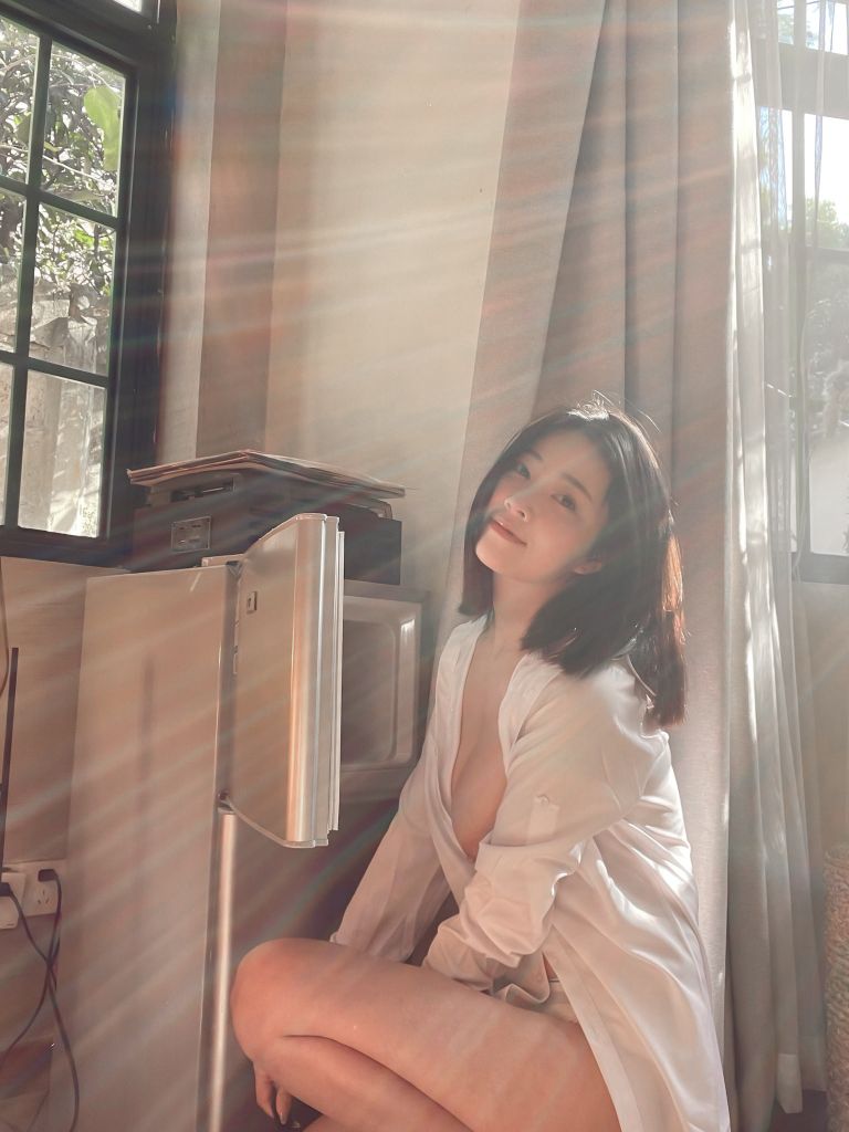 年年---光与年41P-249M-01-23