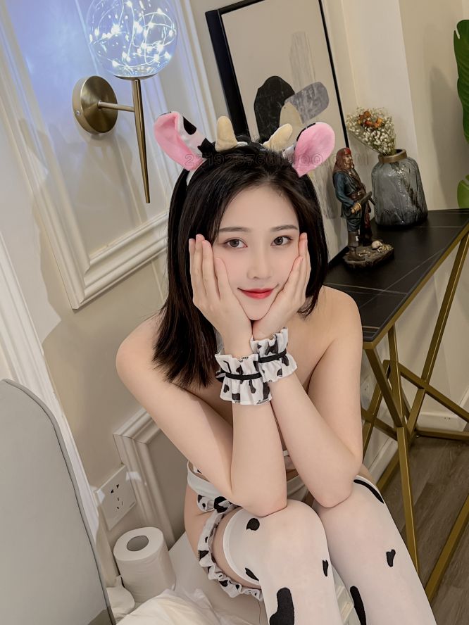 年年---奶牛女仆装37P-1652M-01-25