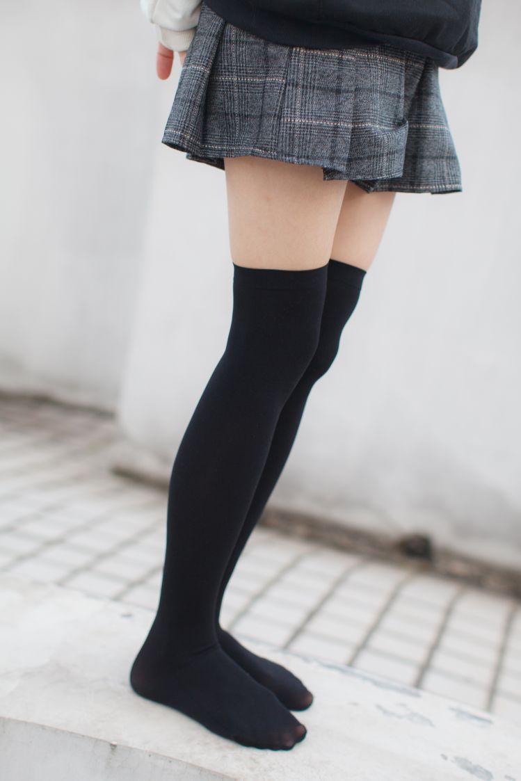 少女秩序写真-EXvol004-天台黑色过膝袜短裙47P-3475M-01-07