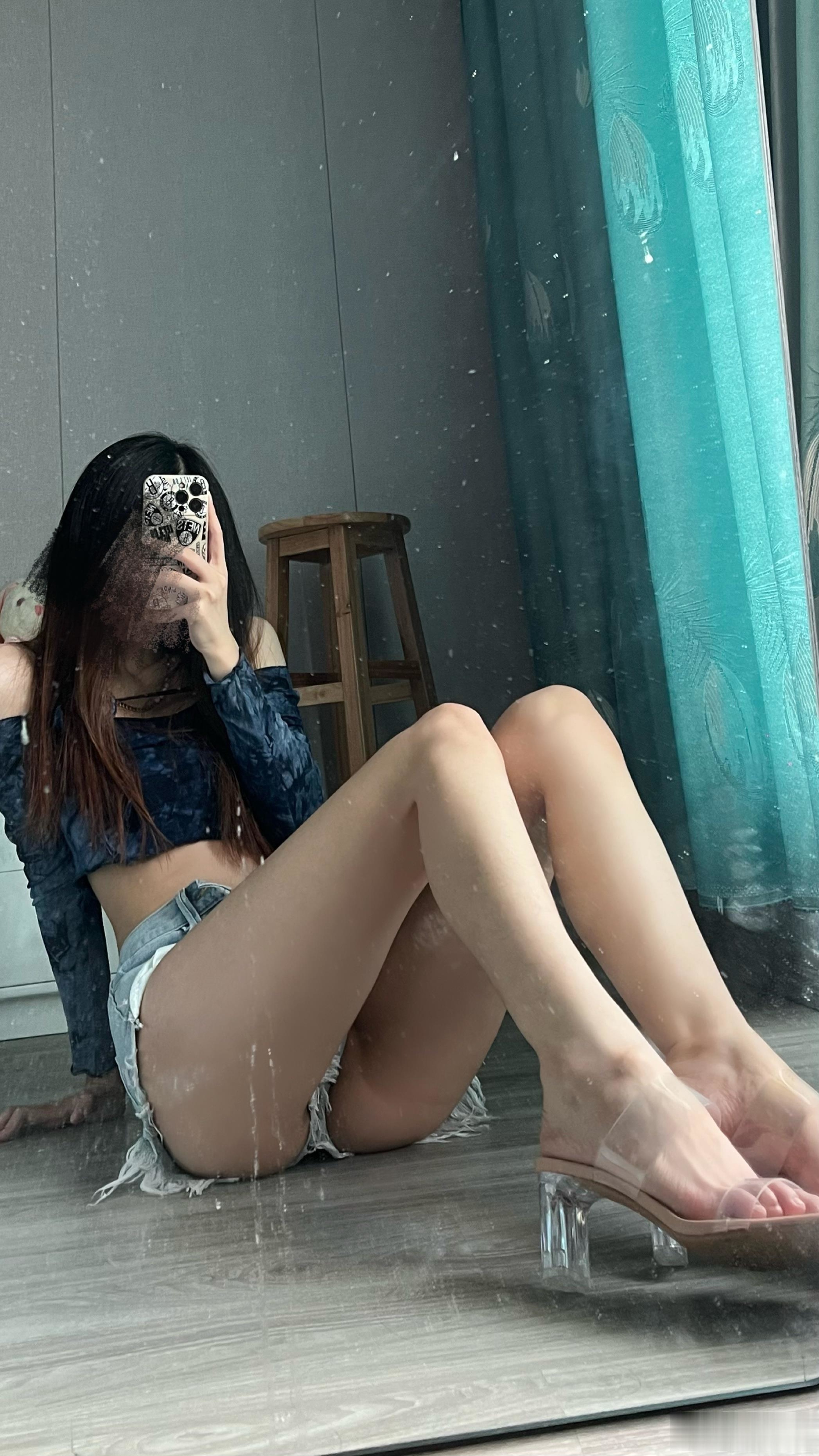 刘雅萌-牛仔短裤辣妹-04-12