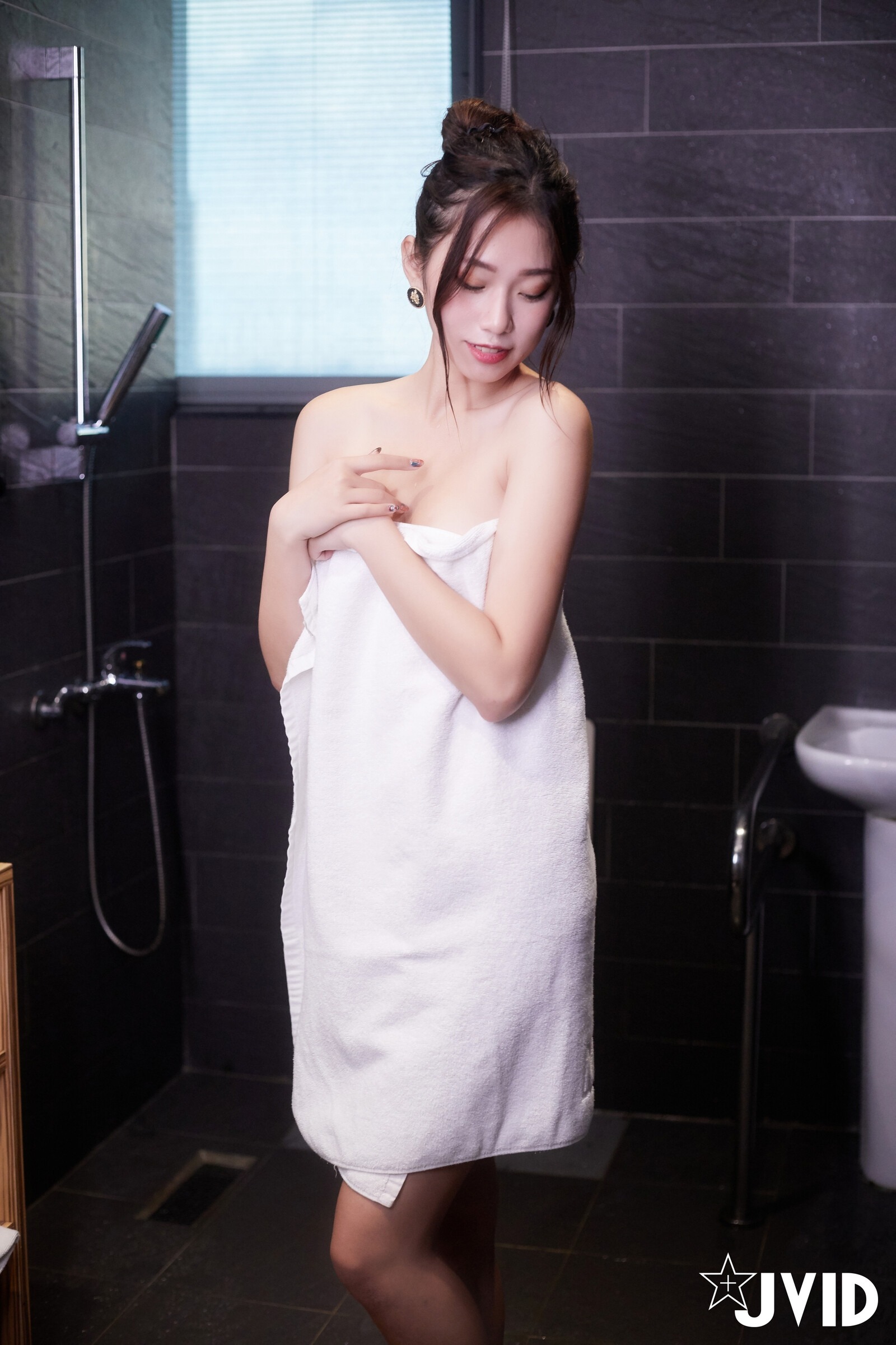 JVID-Verna---偶然的瞬間-機率千分之一-129P-08-31