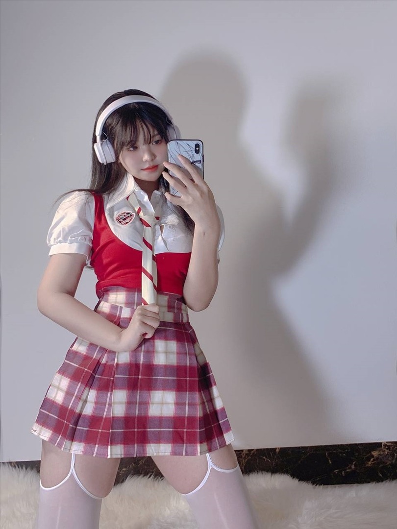 真真u---推特合集-1-432P47V-24752-MB-20240815l-08-17