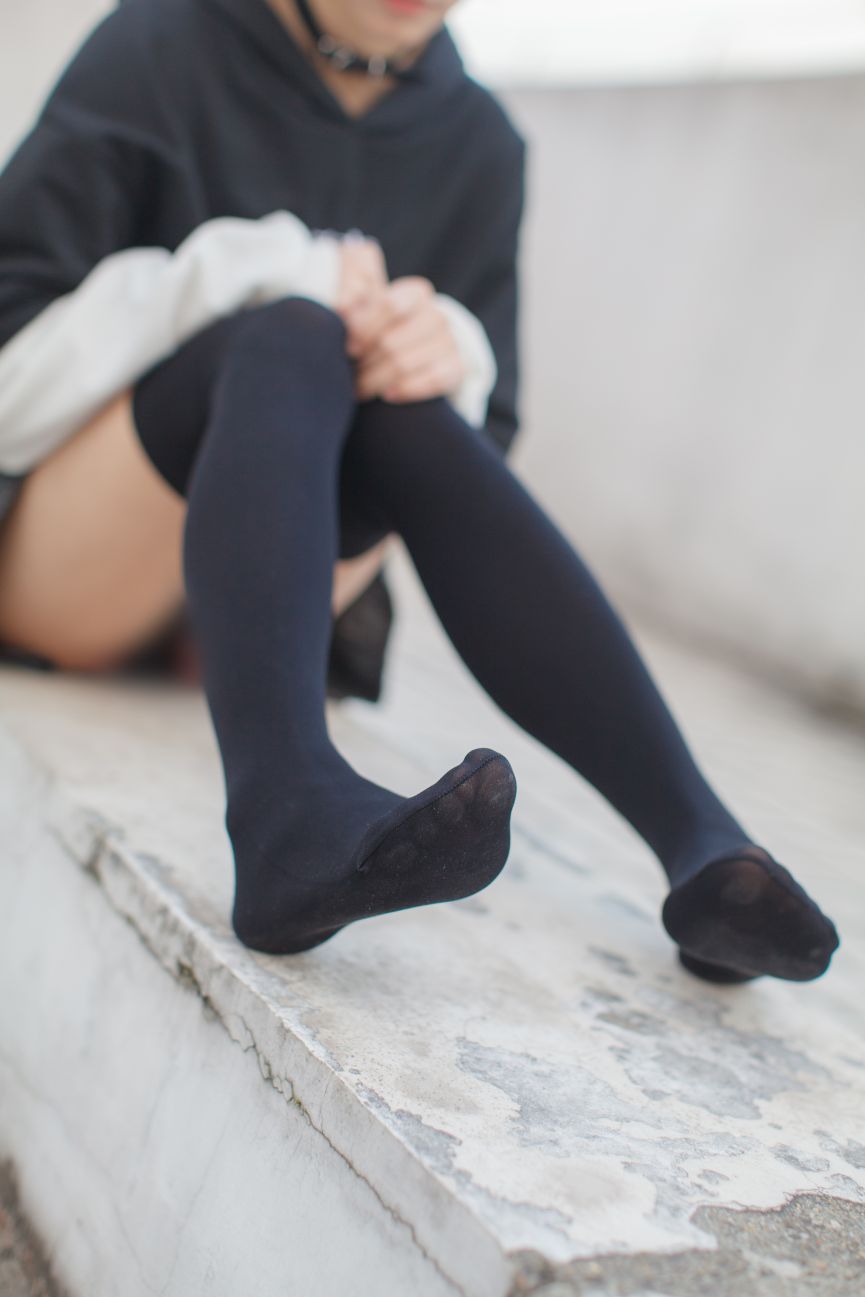 少女秩序写真-EXvol004-天台黑色过膝袜短裙47P-3475M-01-07