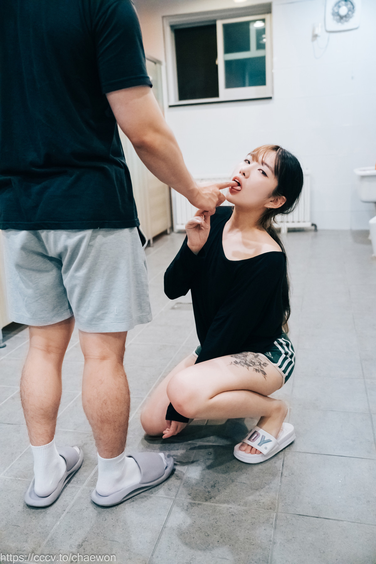 Sonson-손손-Loozy-Public-Toilet-Set02-11-01