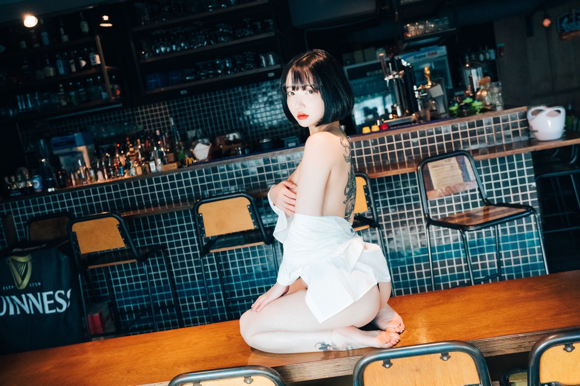 Son-Yeeun-손예은-Loozy-Tainted-Love-Bar-Set01-01-19
