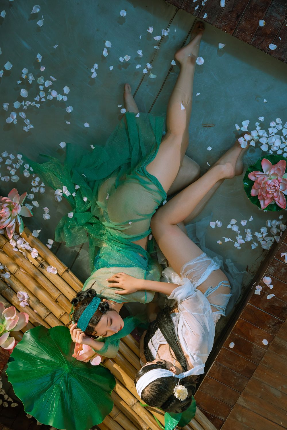 云溪溪-奶桃桃轩萧学姐-朝开2-26P-1V-135GB-04-05