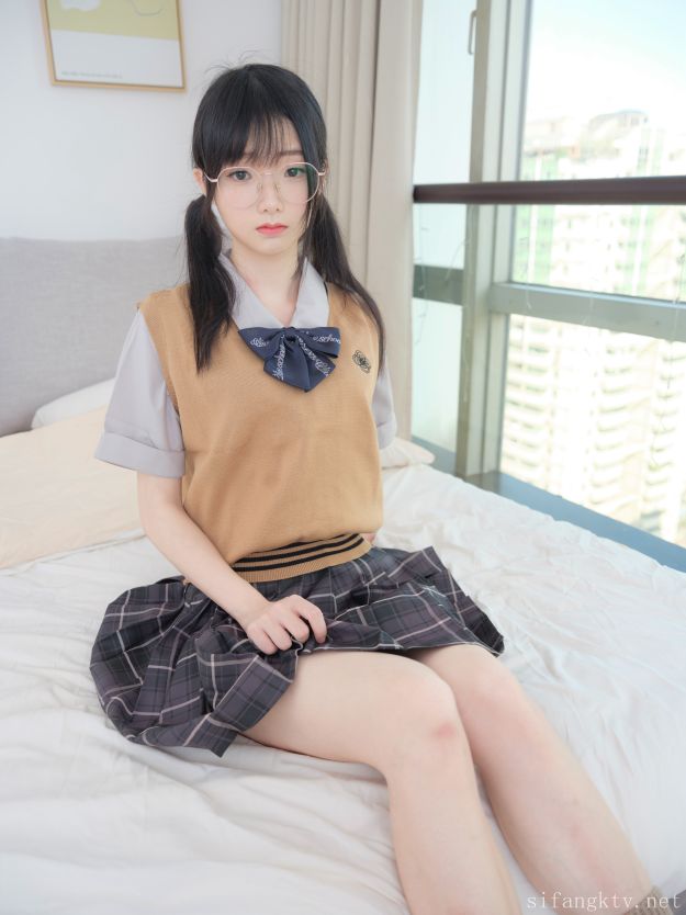 VIP奶糖-制服-R18-99P1V-154G-01-14