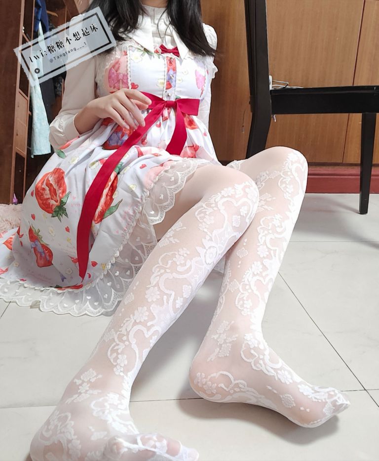 糖糖不想起床---草莓洛丽塔-06-24