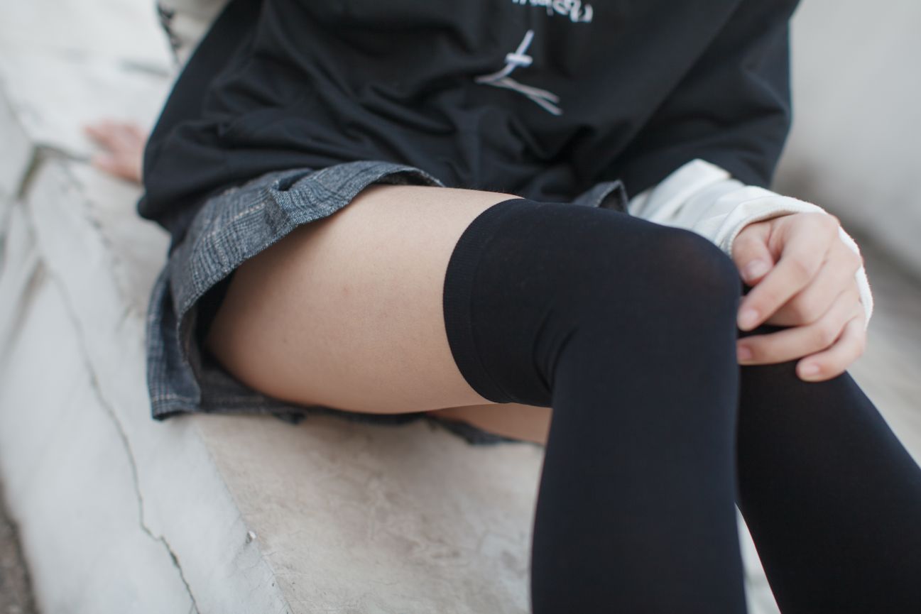 少女秩序写真-EXvol004-天台黑色过膝袜短裙47P-3475M-01-07