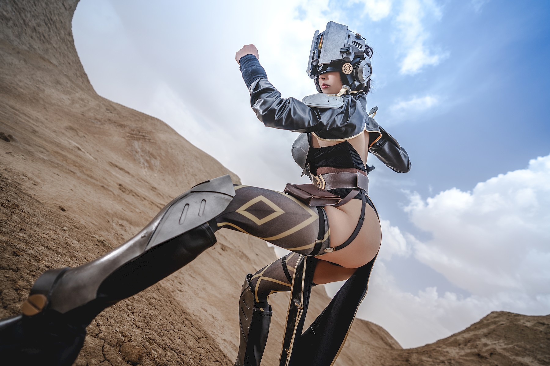 夏小秋秋秋-Cosplay-荷光者梵蒂-09-13