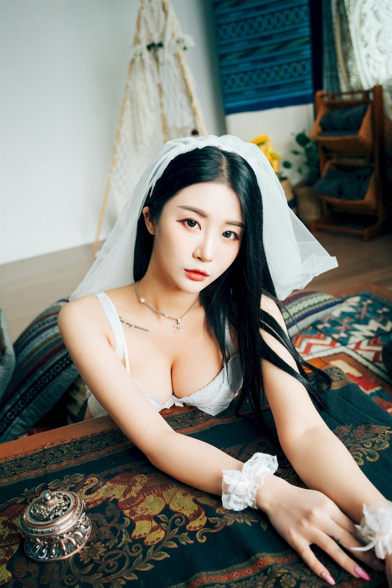 Jeong-Bomi-정보미-LOOZY-Holiday-Set02-10-02