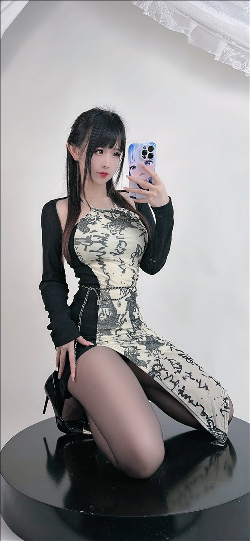 miko酱---23年05月合集297P-297P-53819-MB-20240811y-08-14-2