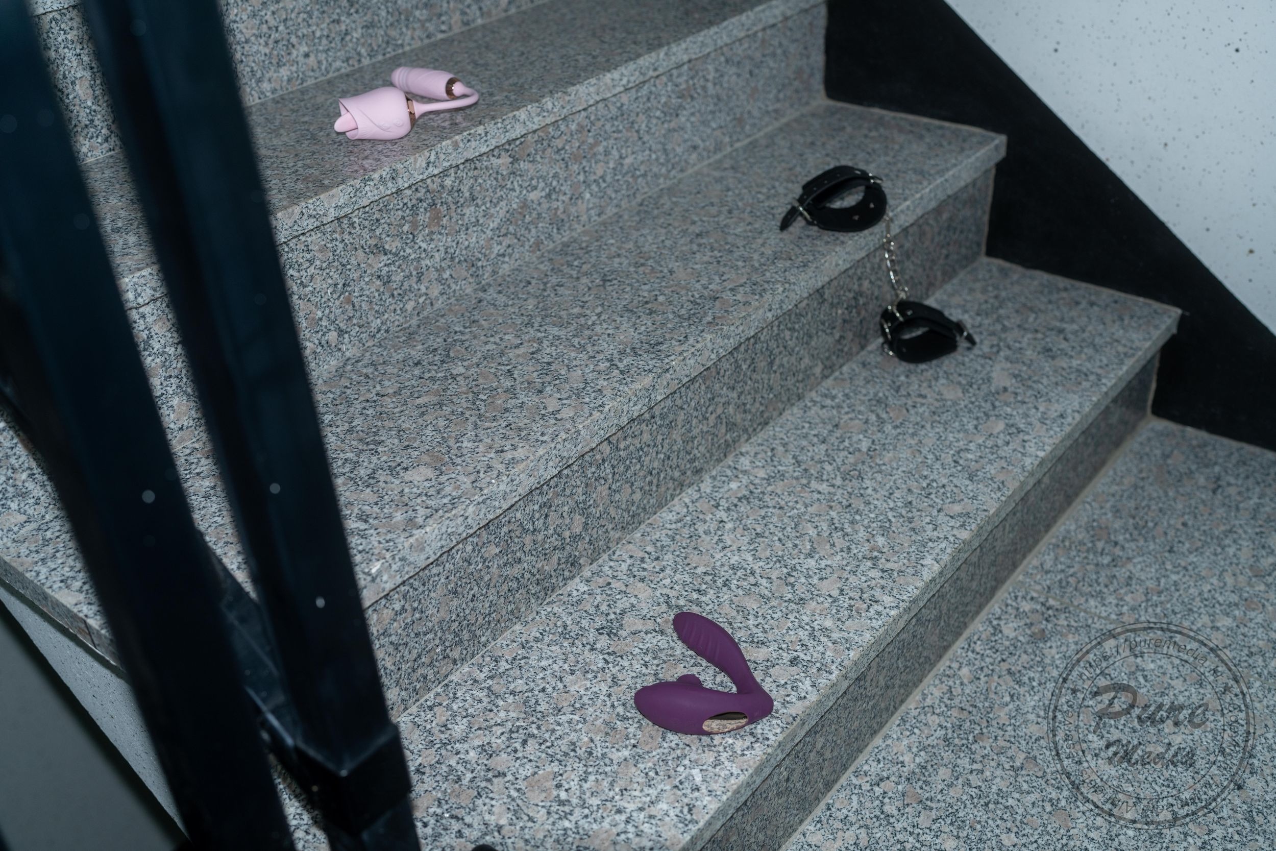 Pure-Media-Vol265-Yeha-예하---Hungry-Bitch-in-The-Stairwell-203P-08-17