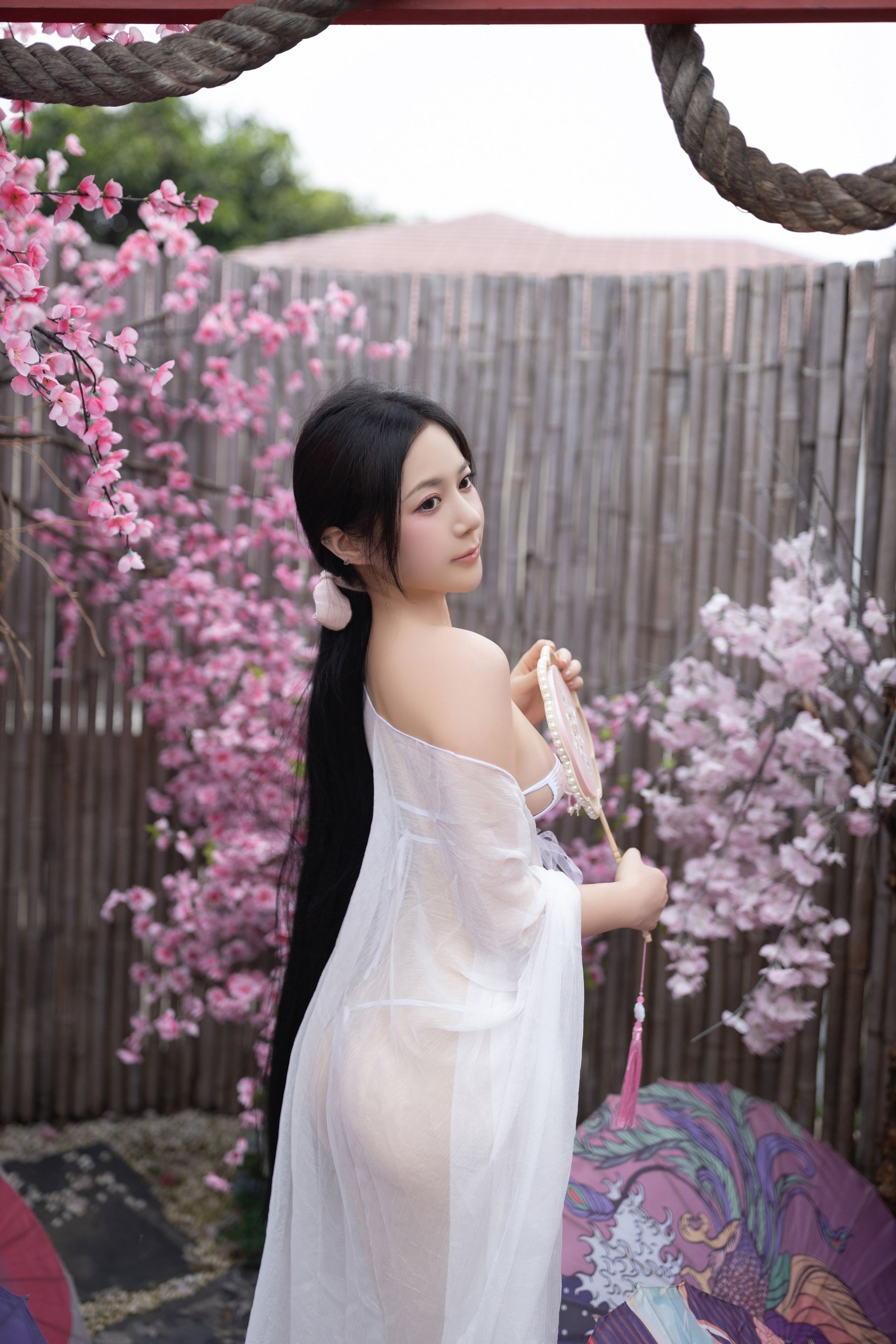 鱼子酱Fish---花想容-120P-08-18