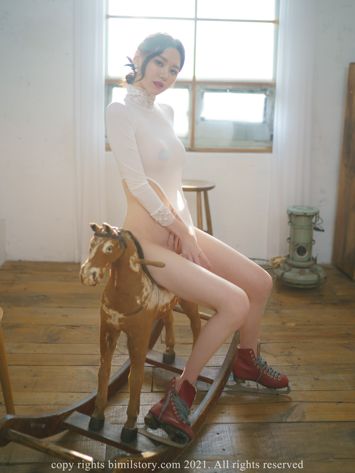 Nara-나라-Bimilstory-Nara8217s-Secret-Practice-Room-Set01-08-18