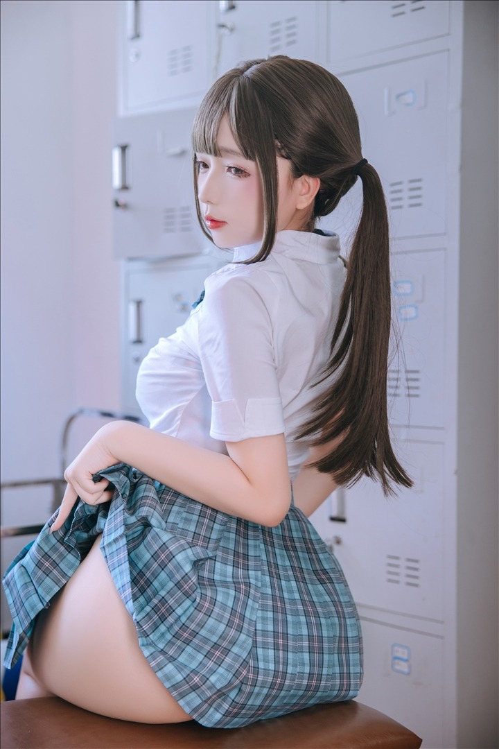 日奈娇---更衣室-195P-195P-215-GB-20240811l-08-14