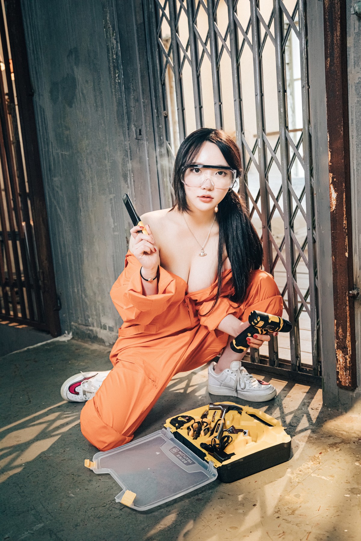 Son-Yeeun-손예은-Loozy-Where-Are-My-Tools-Full-ver-Set01-12-10