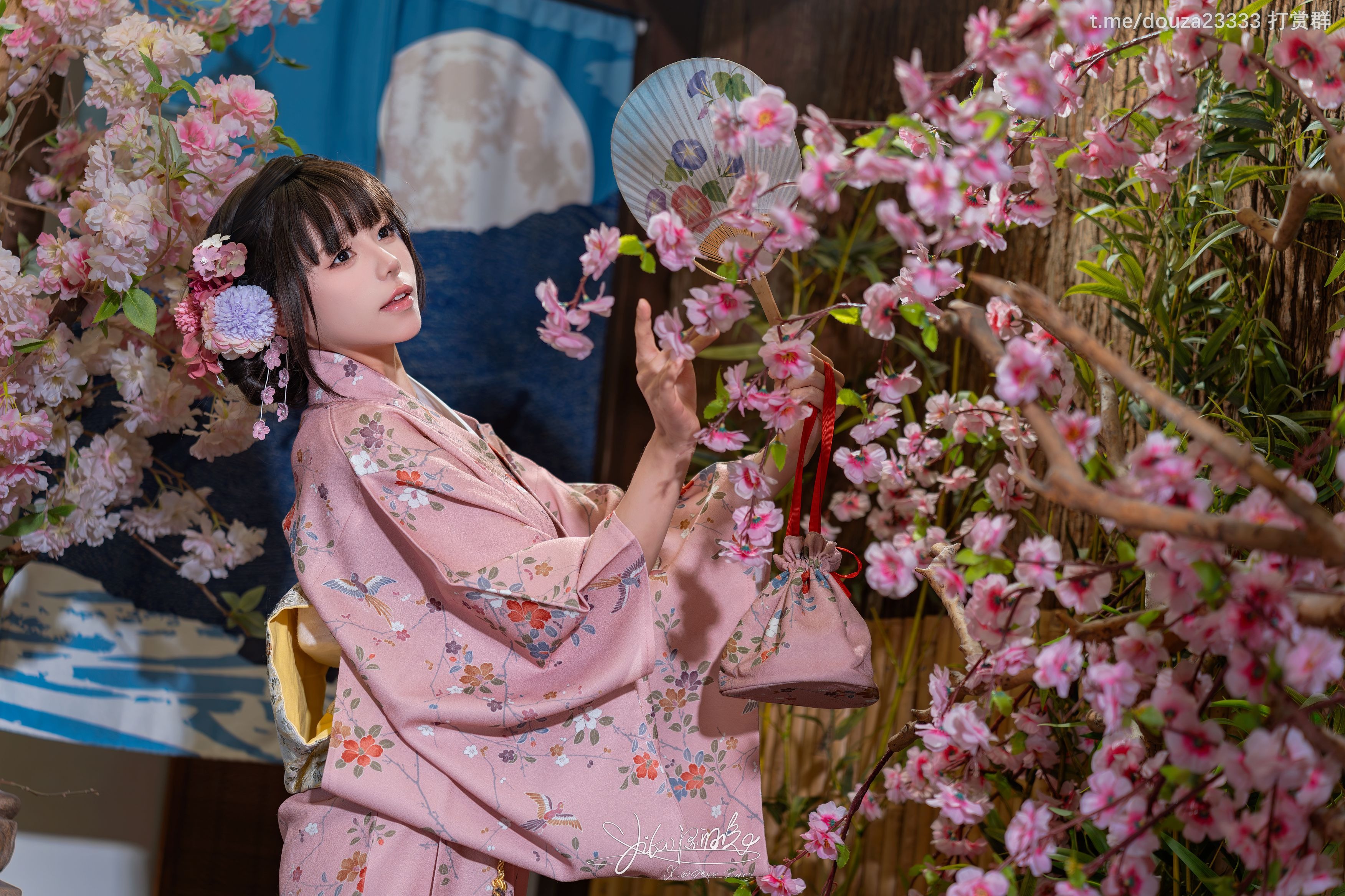 Yiko湿润兔-8月作品温泉の女将77P1V-燕无歇8月31打赏群资源-08-30