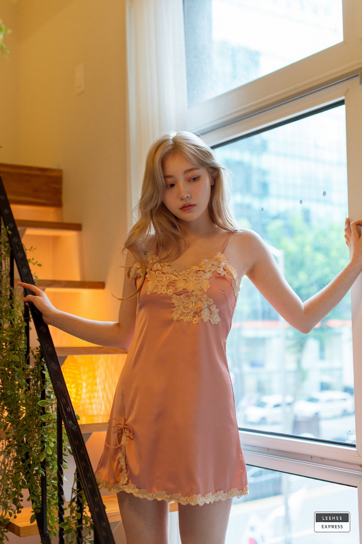 Jeong-Ah-정아-LEEHEE-EXPRESS-LEDG-077-10-12