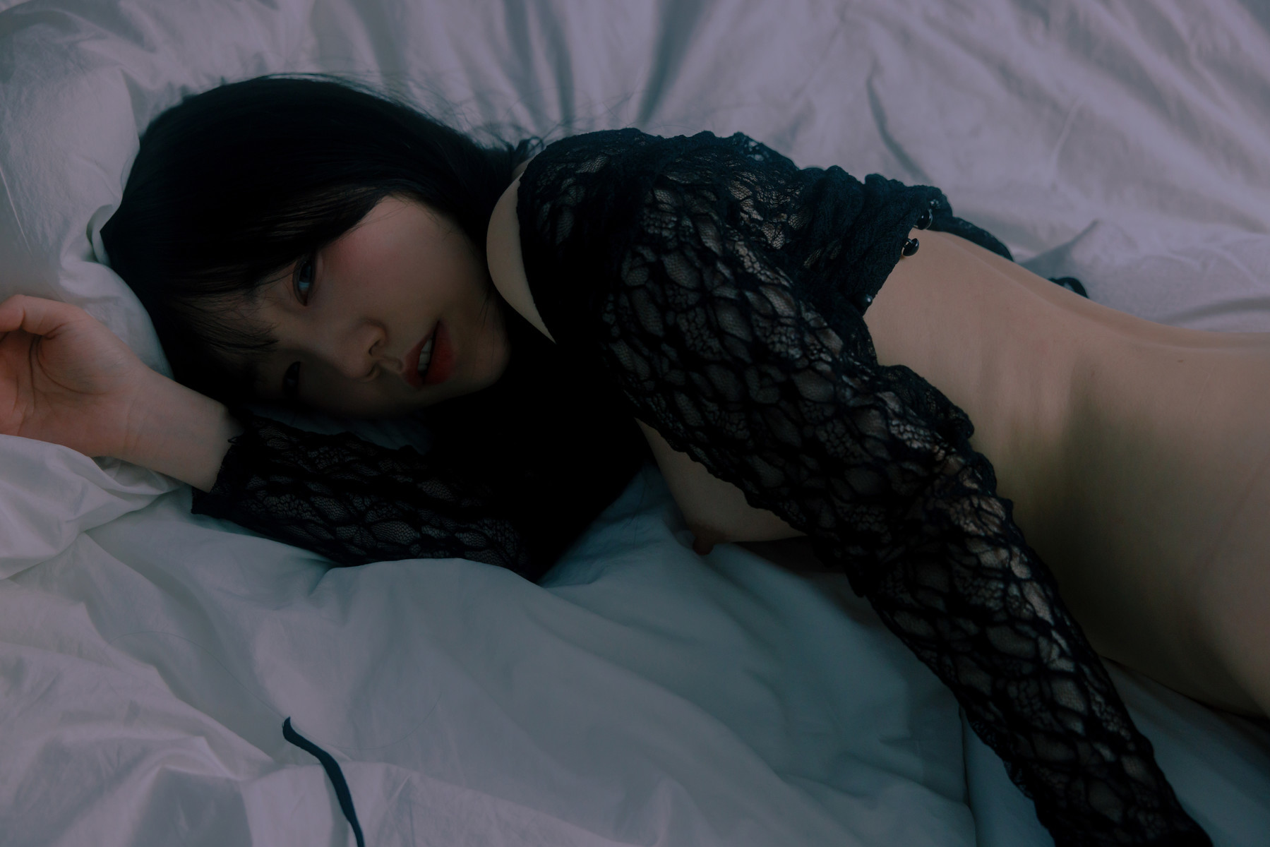 Han-Yeri-한예리-SWEETBOX-Vol08-Photobook-Set01-01-18